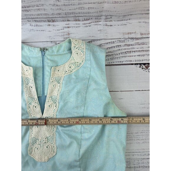 Vintage 1960s Lilly Pulitzer Blue Floral Sleeveless Dress with crochet lace trim - Picture 9 of 11